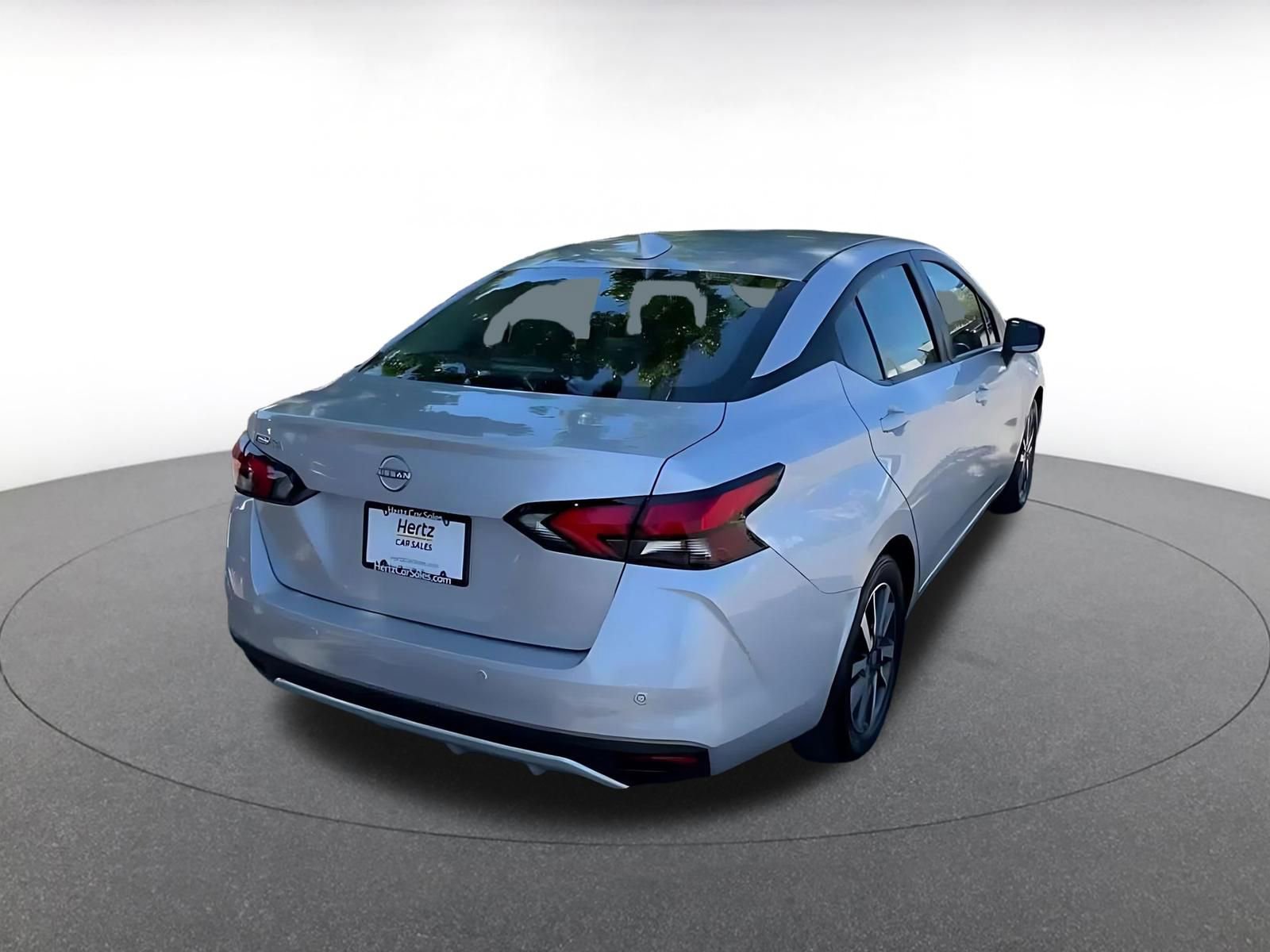 Used 2025 Nissan Versa SV FWD image 15