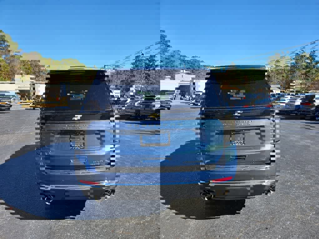 New 2026 Chevrolet Suburban Premier image 4
