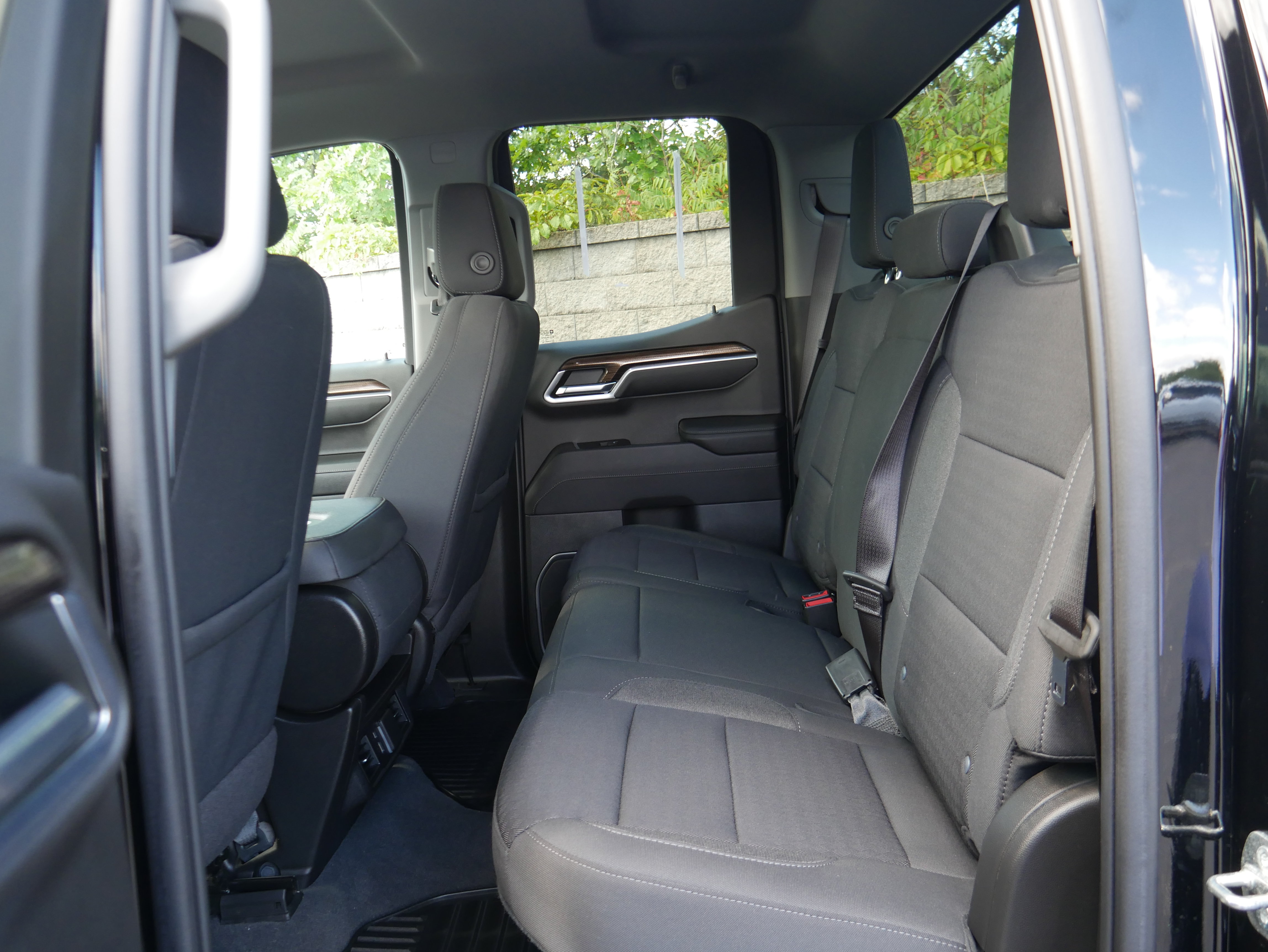 Certified 2023 Chevrolet Silverado 1500 LT w/ Z71 Off-Road Package AWD/4WD image 15