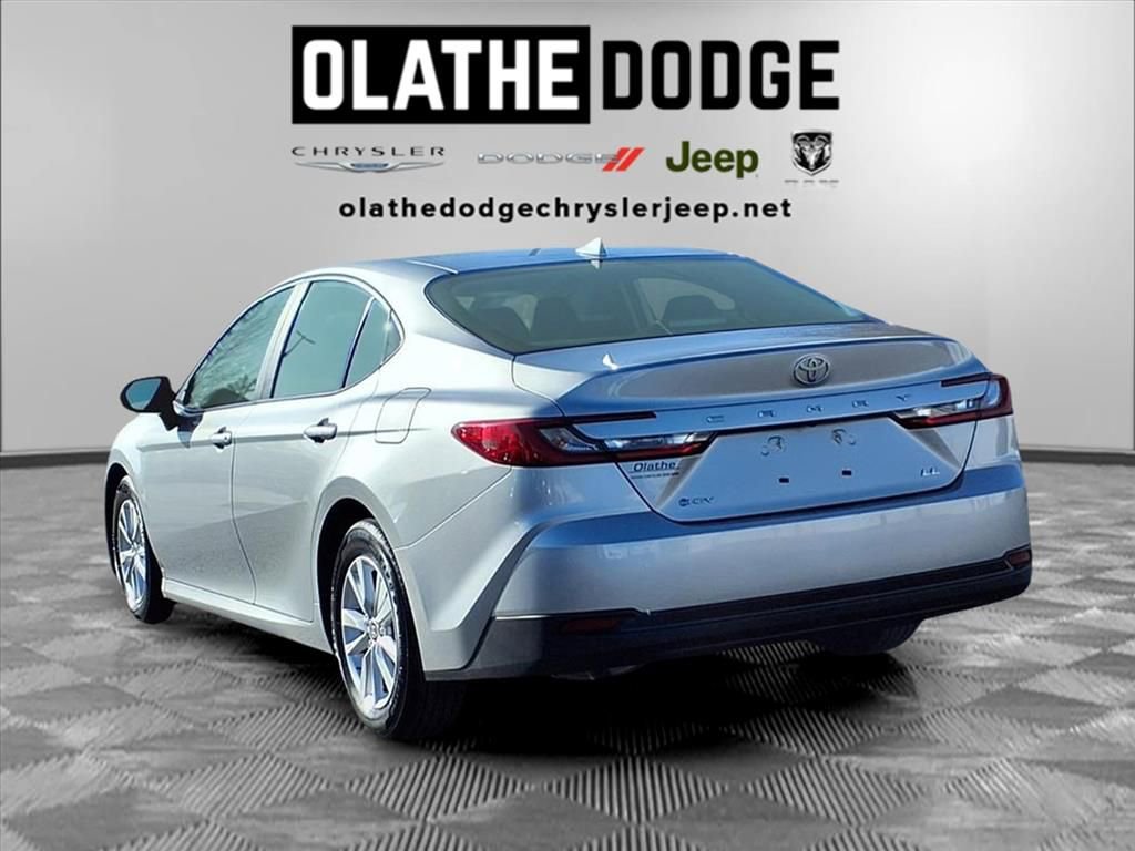 Used 2025 Toyota Camry XSE image 3