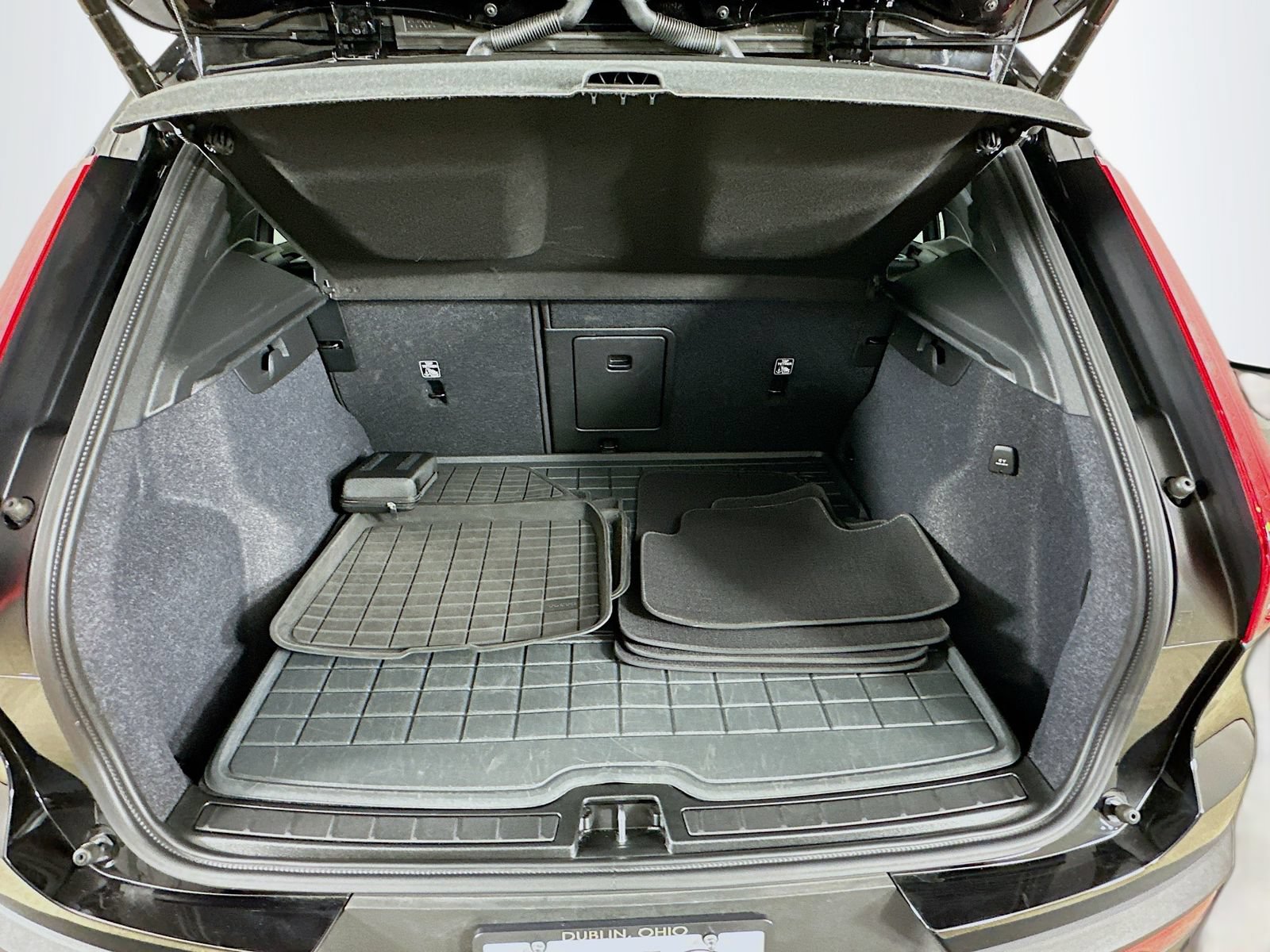 Used 2026 Volvo XC40 B5 Plus AWD/4WD image 37