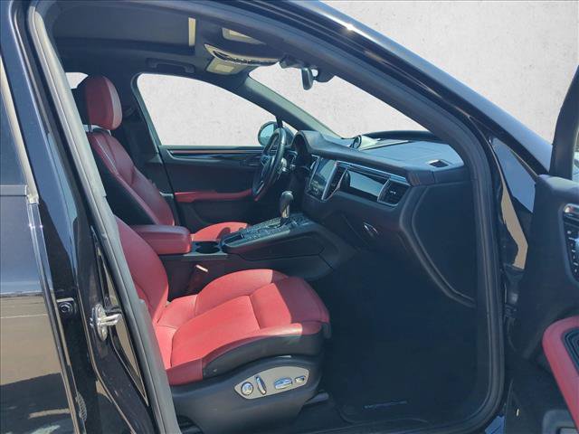 Used 2017 Porsche Macan AWD/4WD image 16