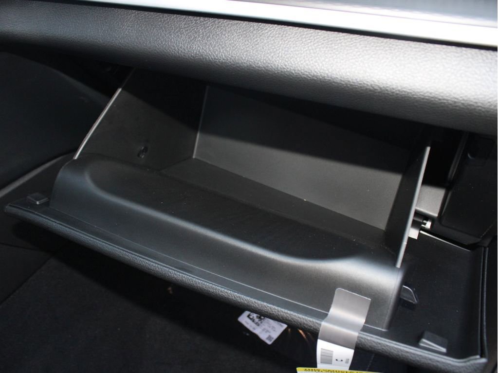 New 2025 Jeep Grand Cherokee L Laredo image 36