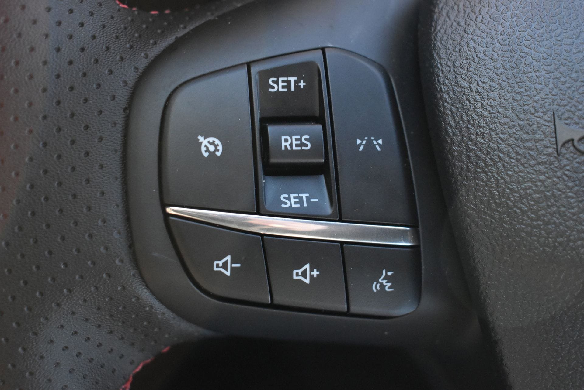 New 2026 Ford Escape ST-Line w/ Cold Weather Package AWD/4WD image 27