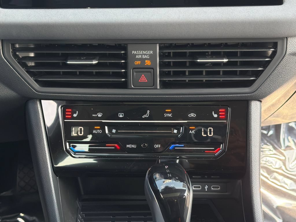 New 2026 Volkswagen Jetta SE FWD image 13