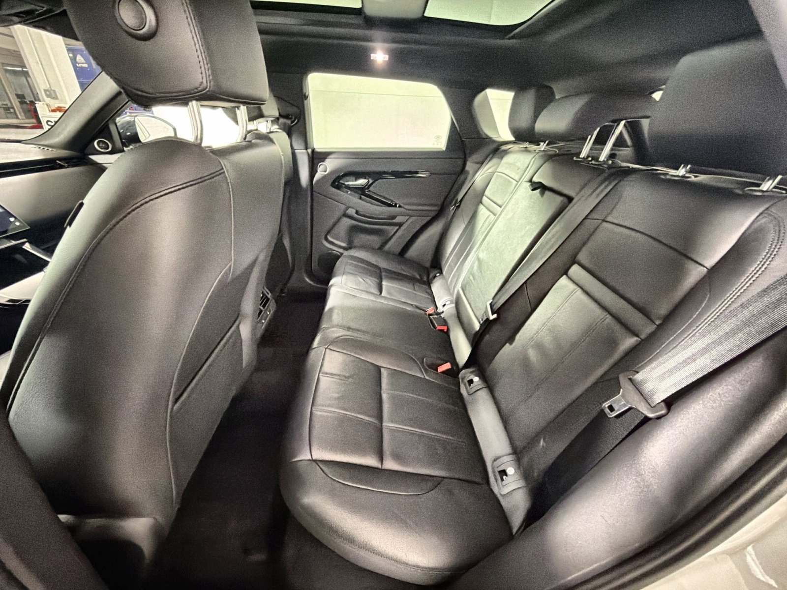 Used 2024 Land Rover Range Rover Evoque S image 25