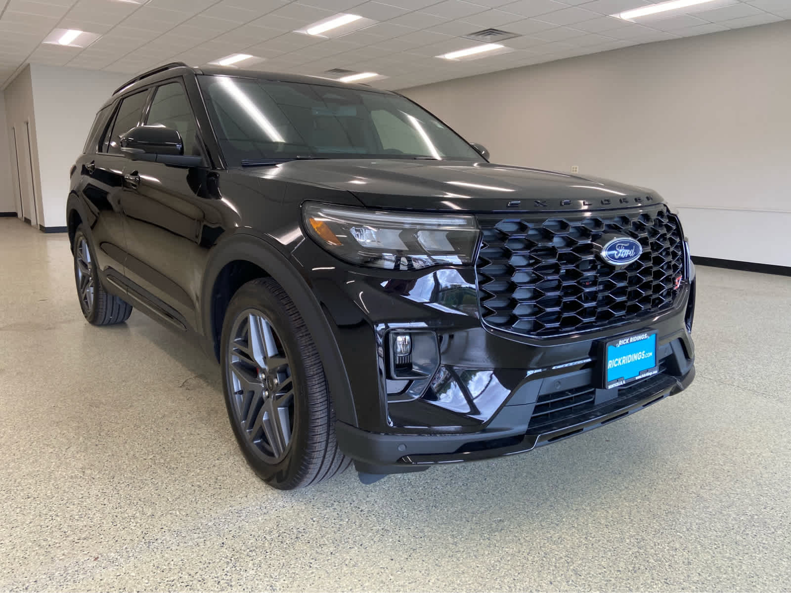 New 2025 Ford Explorer ST image 3
