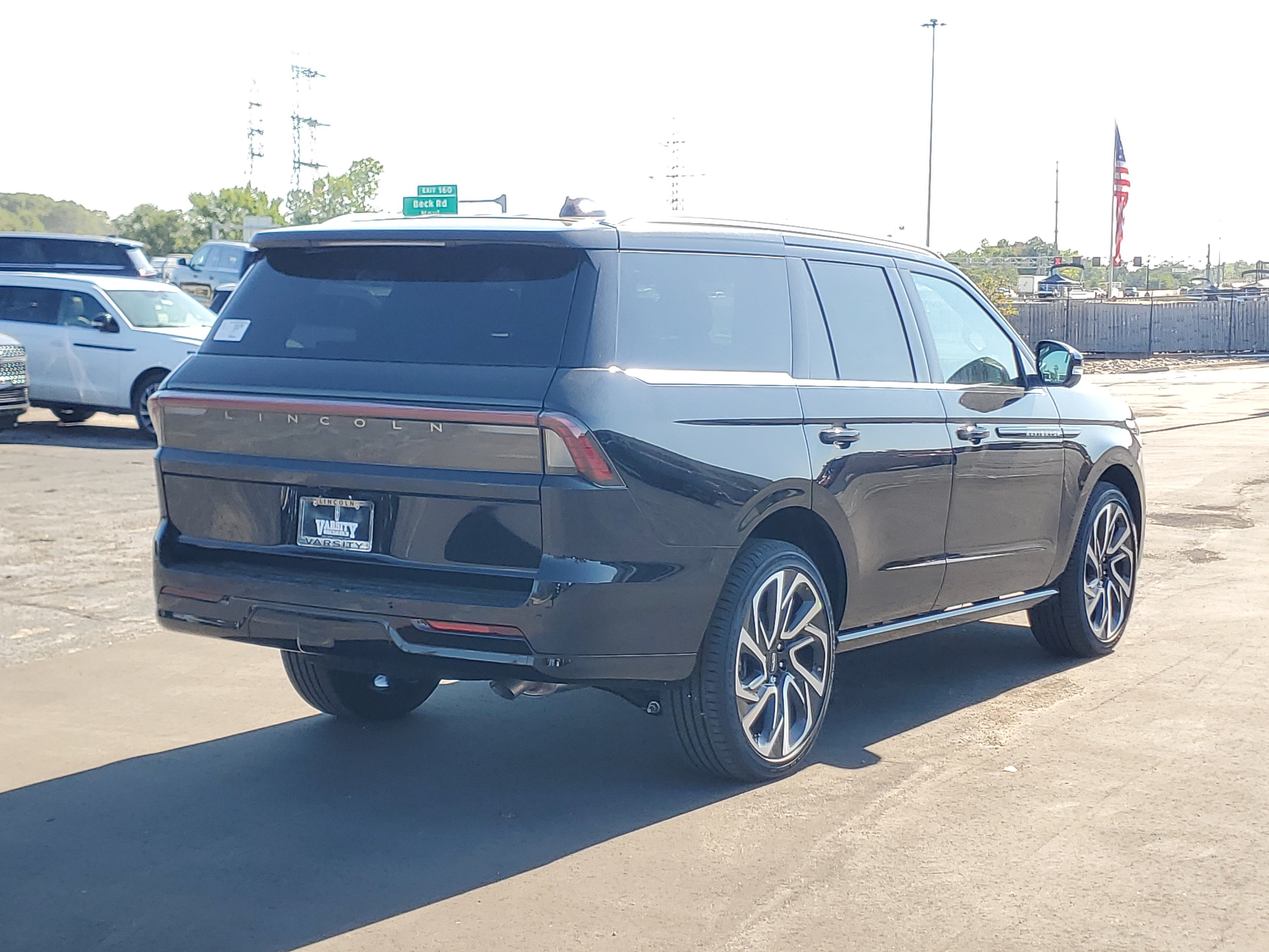 New 2027 Lincoln Navigator Black Label AWD/4WD image 4