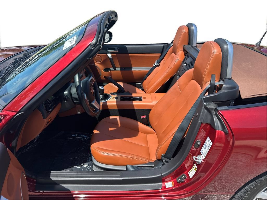 Used 2006 MAZDA MX-5 Miata Grand Touring RWD image 10