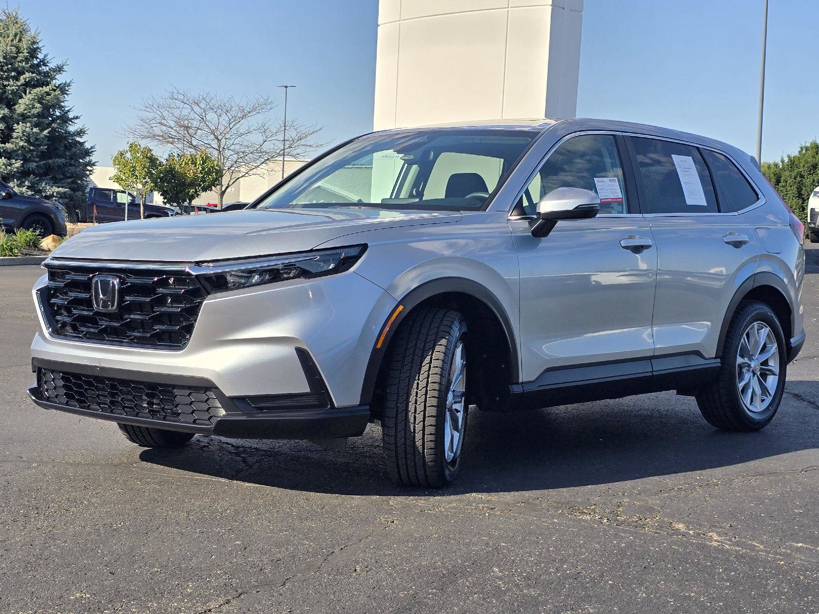 Certified 2025 Honda CR-V EX image 3