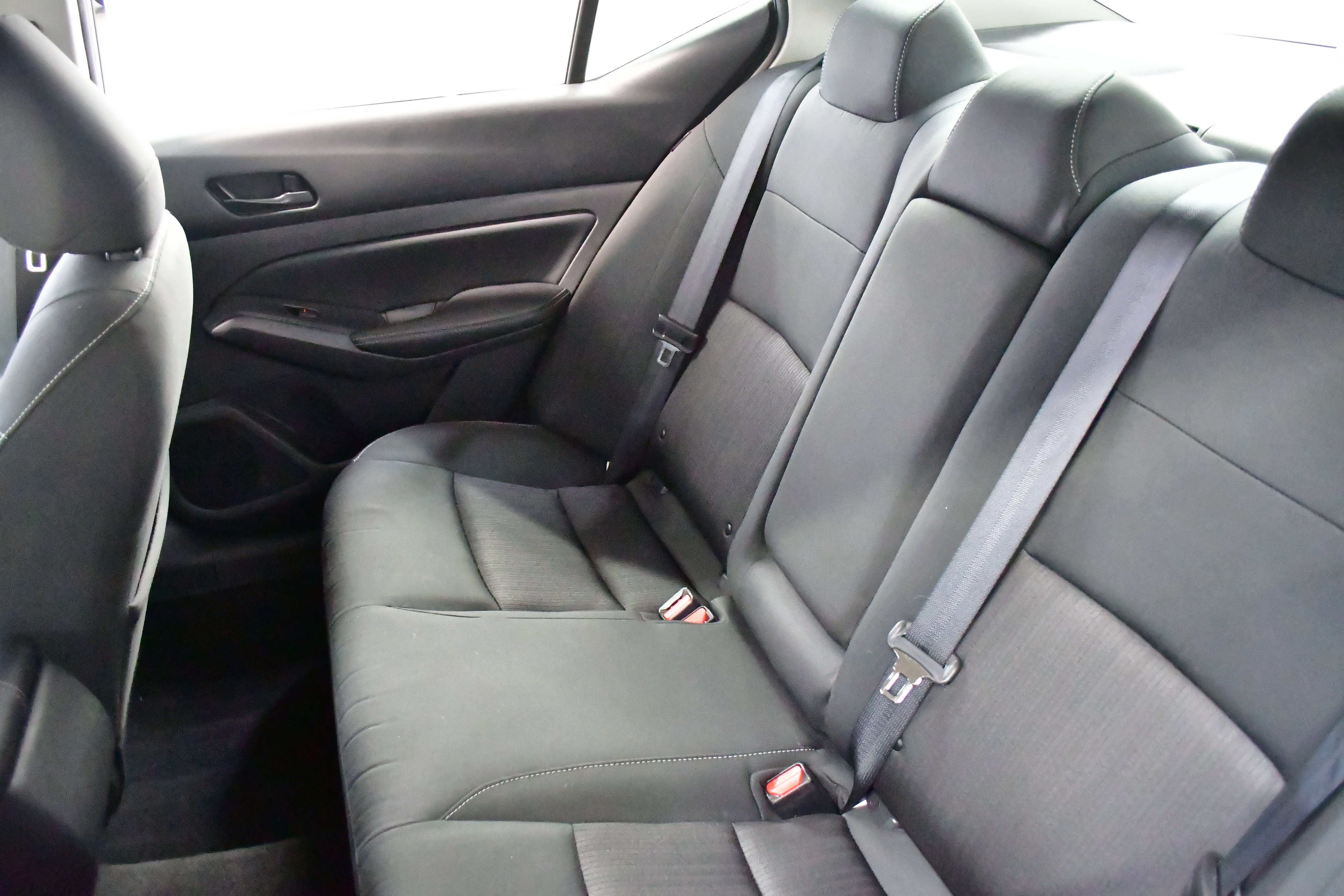 Used 2025 Nissan Altima 2.5 SV FWD image 10