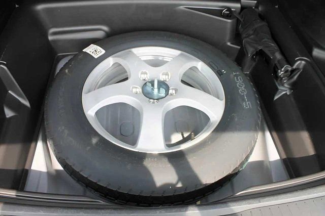 Used 2023 Jeep Grand Cherokee Laredo image 31