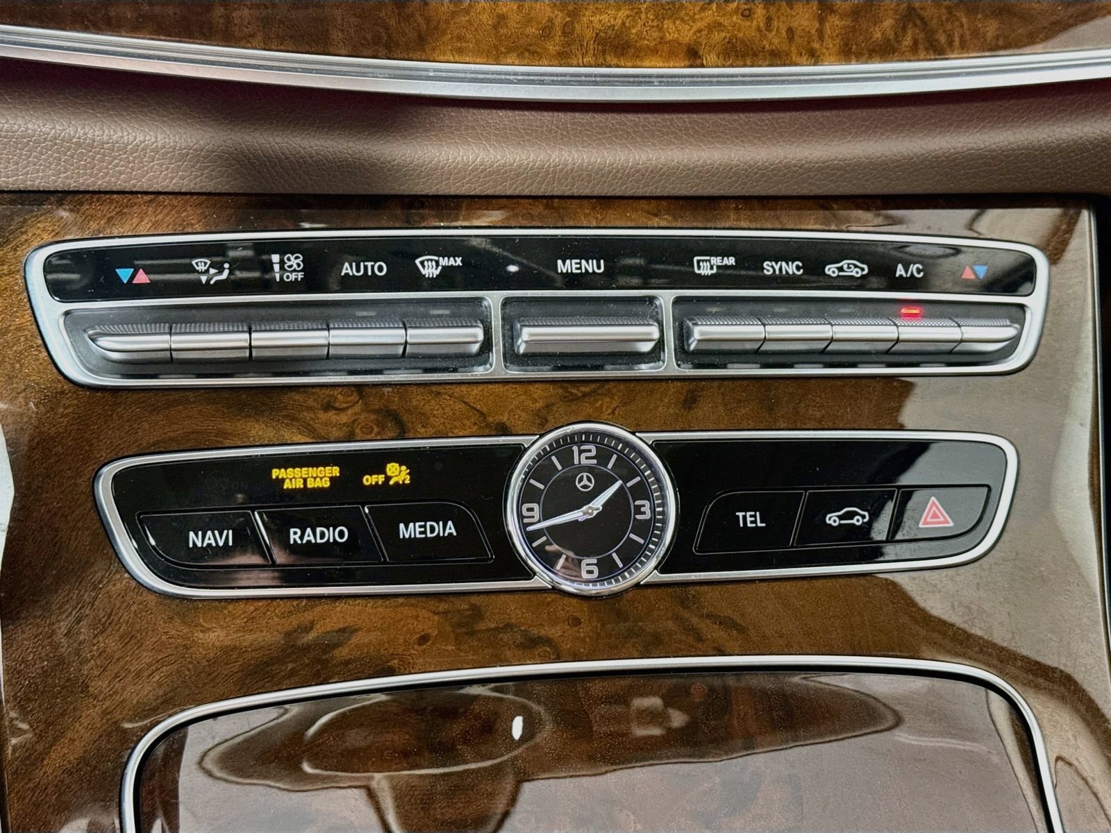 Used 2019 Mercedes-Benz E 300 4MATIC image 16