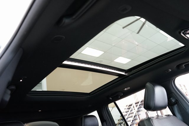 Used 2023 Jeep Grand Cherokee Overland image 9