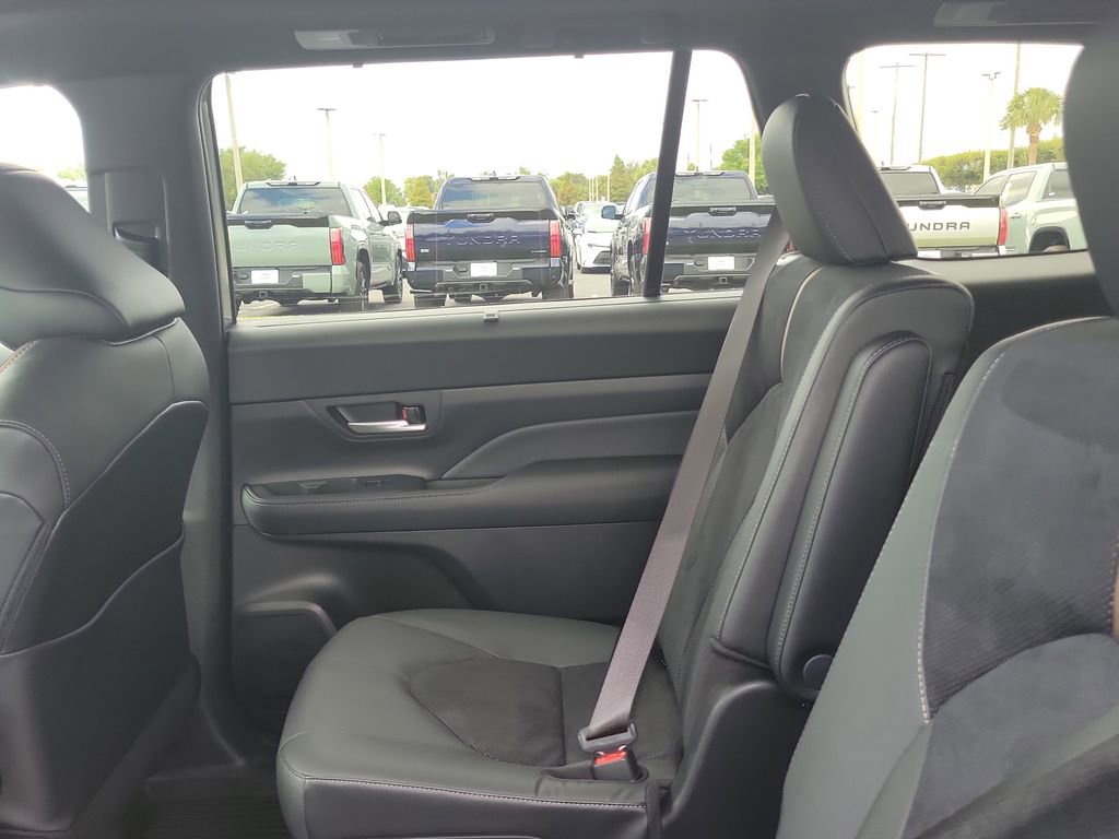 New 2026 Toyota Grand Highlander AWD Hybrid image 10