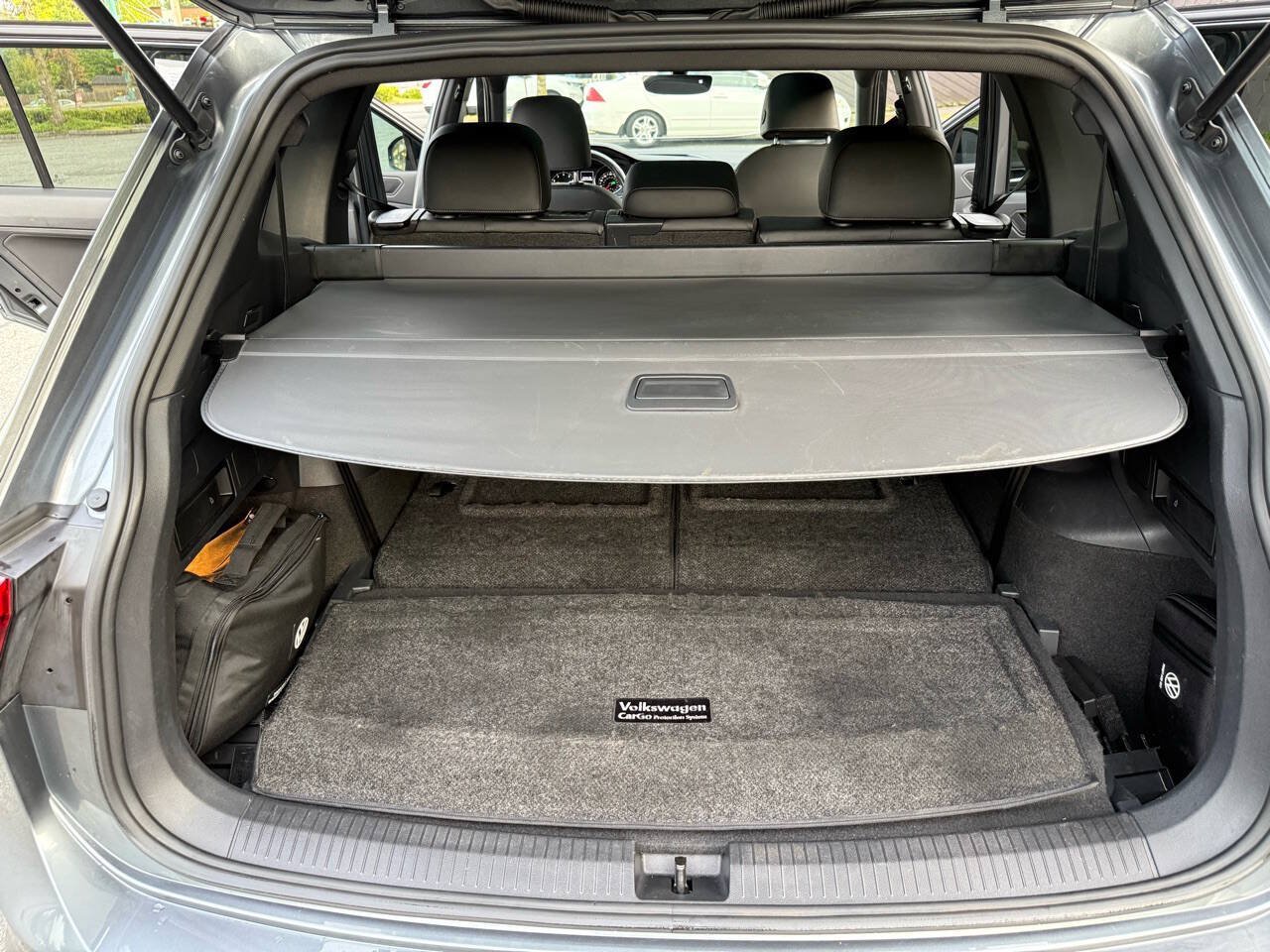 Used 2020 Volkswagen Tiguan SE R-Line w/ 3rd Row Seat Package AWD/4WD image 11