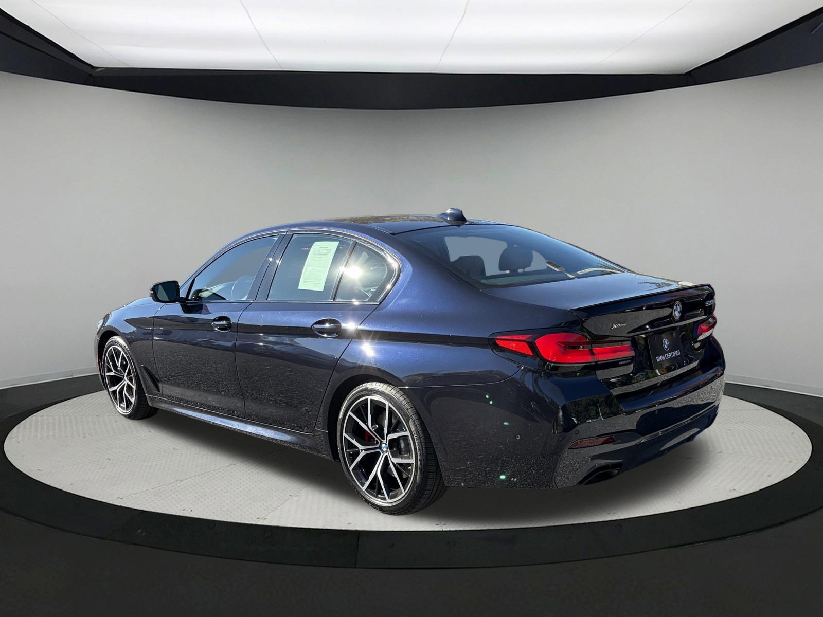 Certified 2023 BMW 530i xDrive w/ M Sport Package AWD/4WD image 5