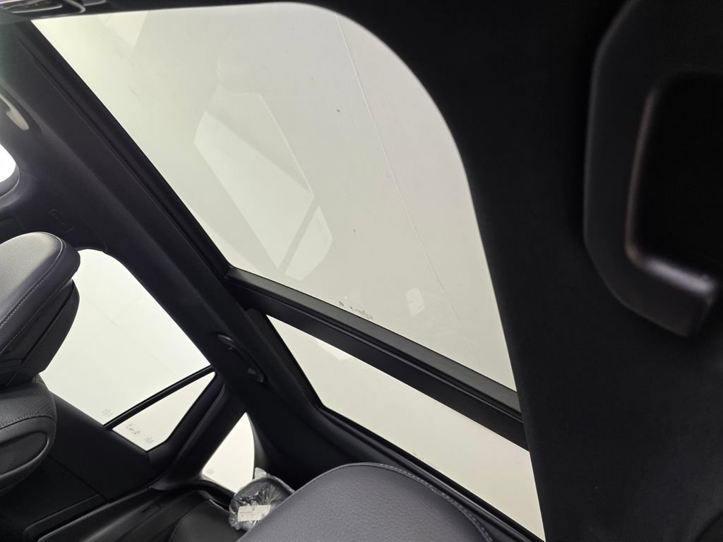 New 2026 Mercedes-Benz GLC 300 image 9