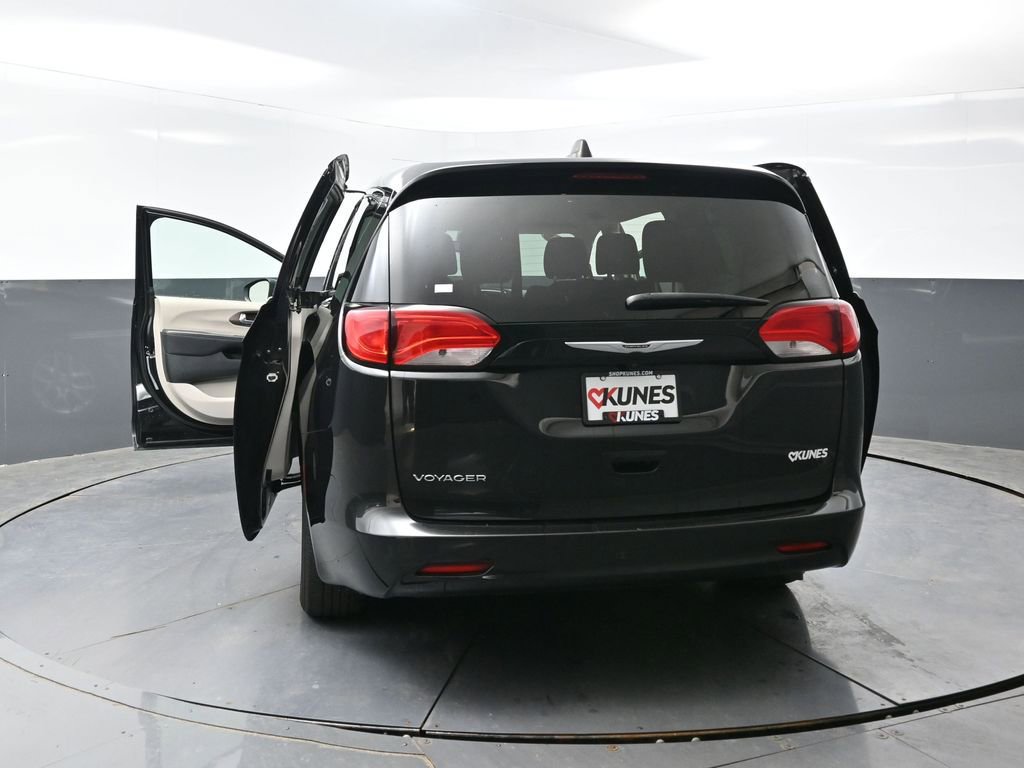 Used 2023 Chrysler Voyager LX FWD image 57