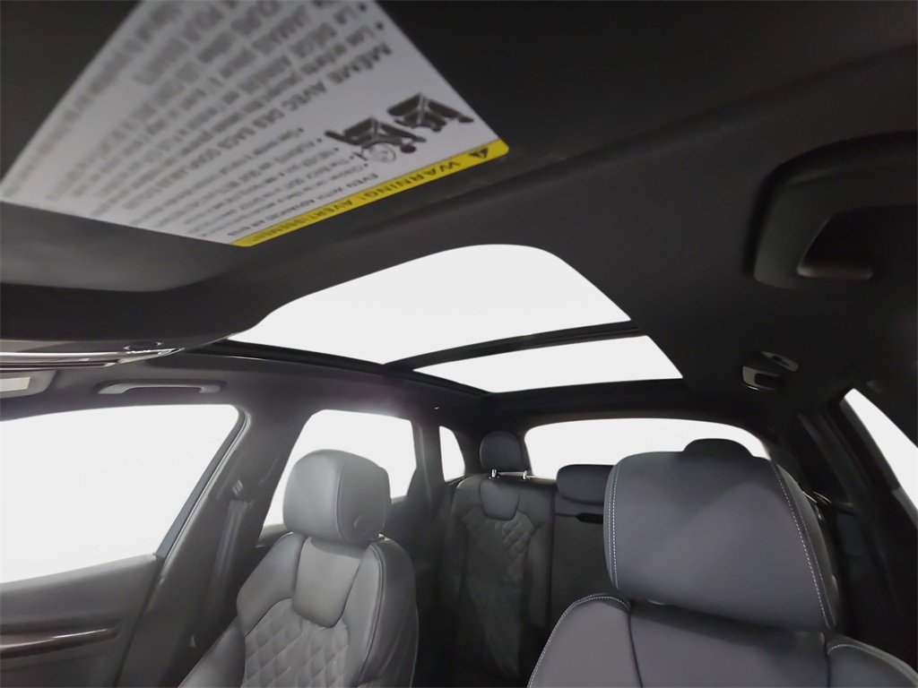 Used 2024 Audi SQ5 Prestige w/ Prestige Package image 28