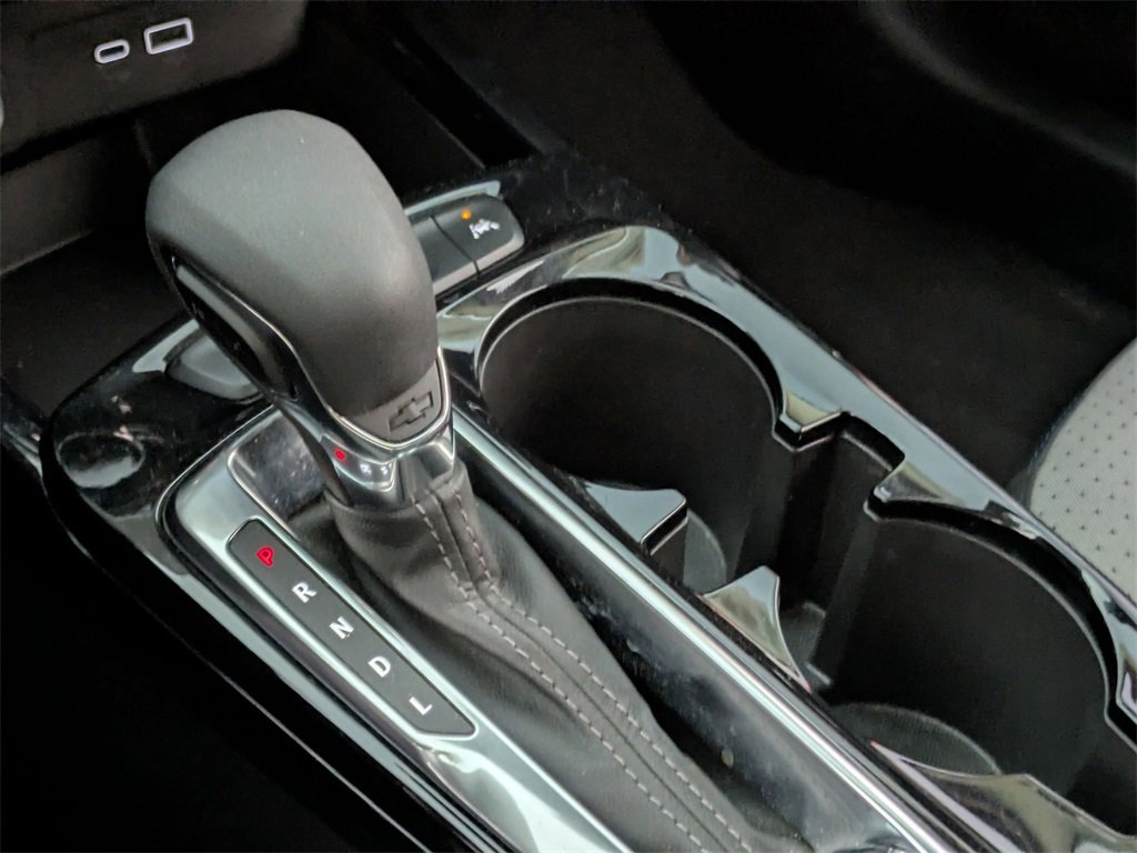 Used 2025 Chevrolet Trax LT w/ LT Convenience Package image 23