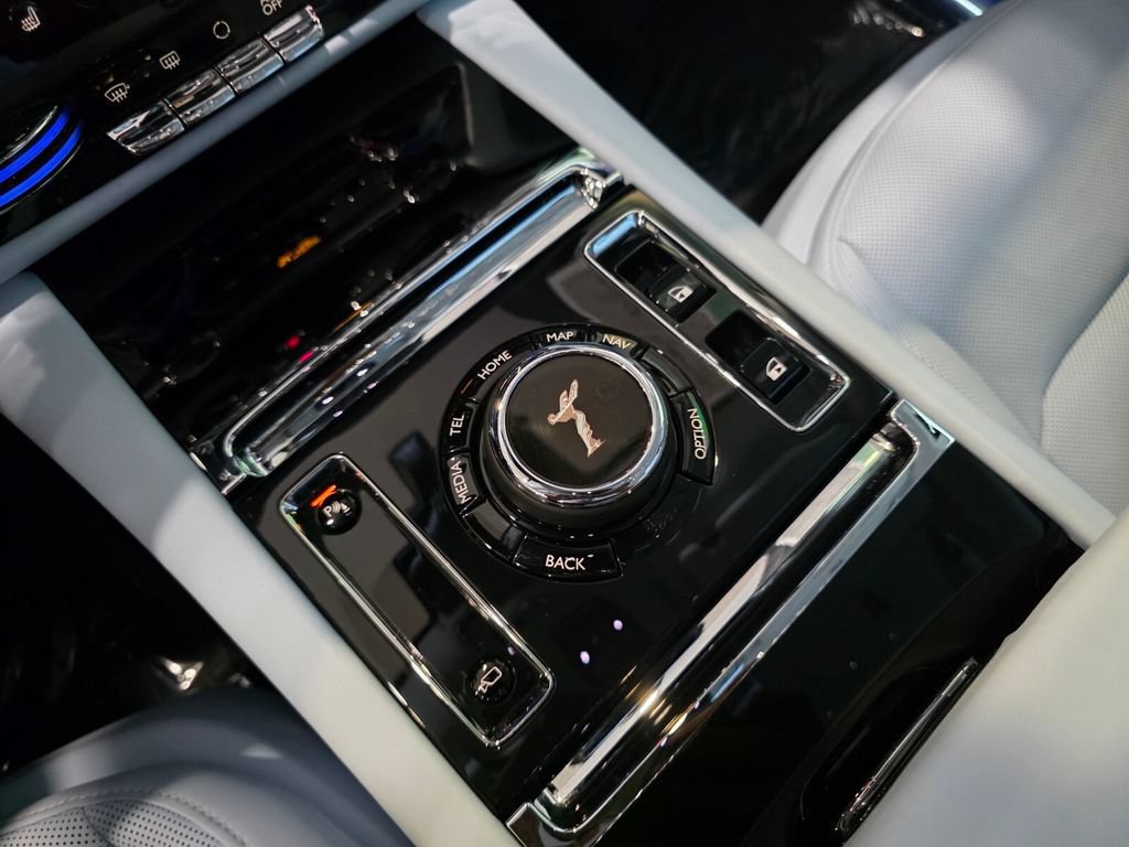 Used 2024 Rolls-Royce Spectre w/ Spectre Launch Package AWD/4WD image 18