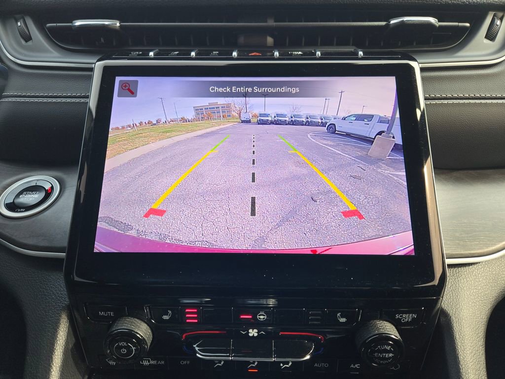 Used 2025 Jeep Grand Cherokee Limited w/ Black Appearance Package image 24