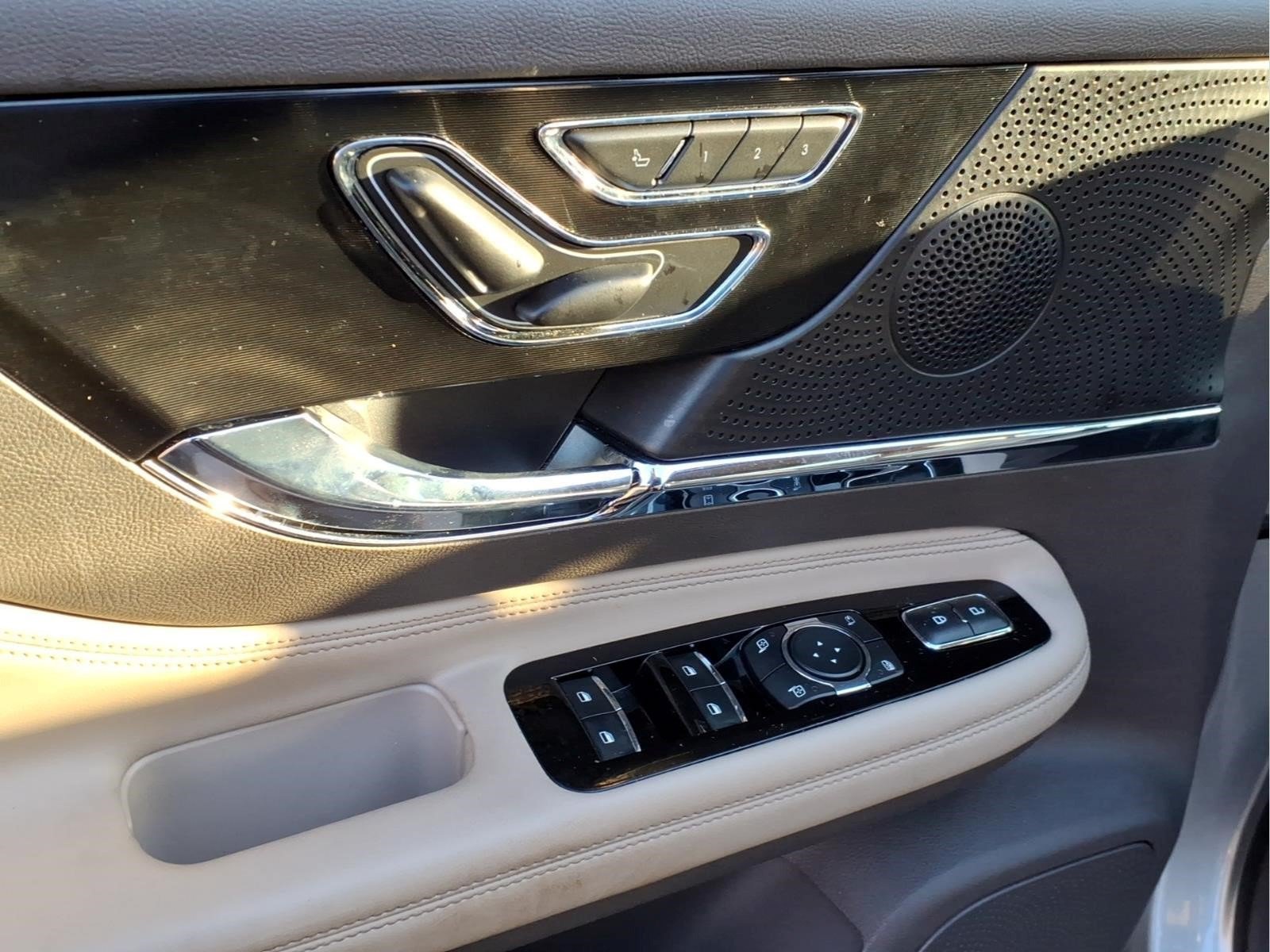 Certified 2023 Lincoln Corsair FWD image 14