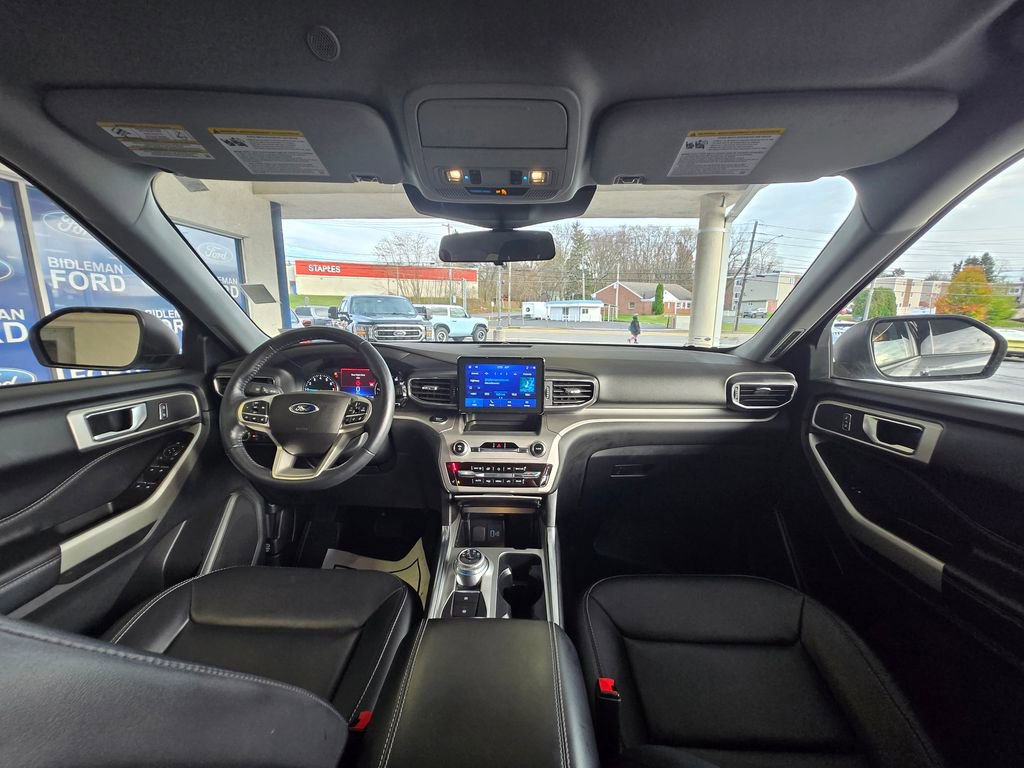 Used 2022 Ford Explorer XLT w/ Equipment Group 202A image 26