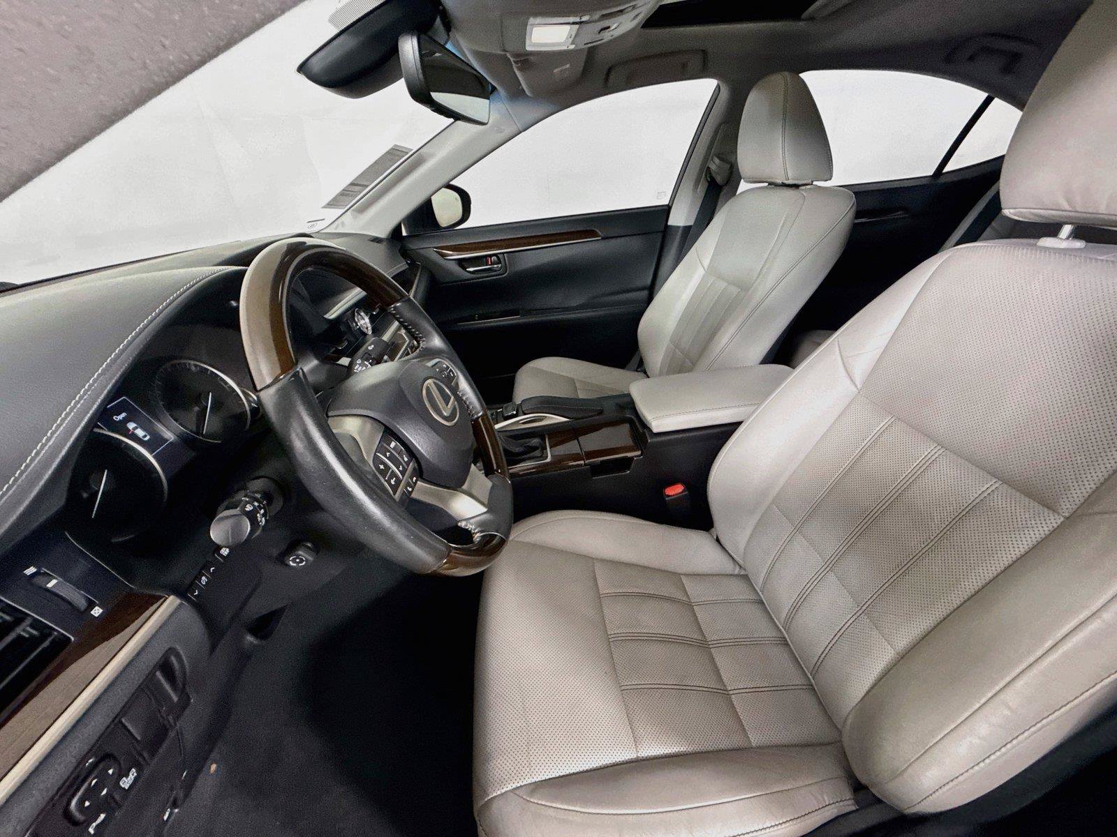 Used 2017 Lexus ES 350 w/ Luxury Package FWD image 3