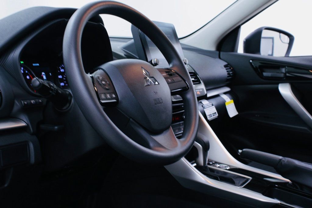 Used 2024 Mitsubishi Eclipse Cross Black Edition image 5