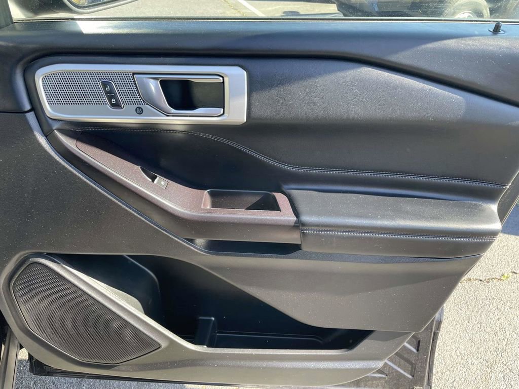 Used 2020 Ford Explorer Platinum AWD/4WD image 46
