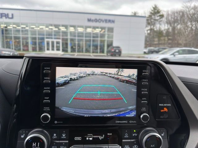 Used 2021 Toyota Highlander XLE image 10