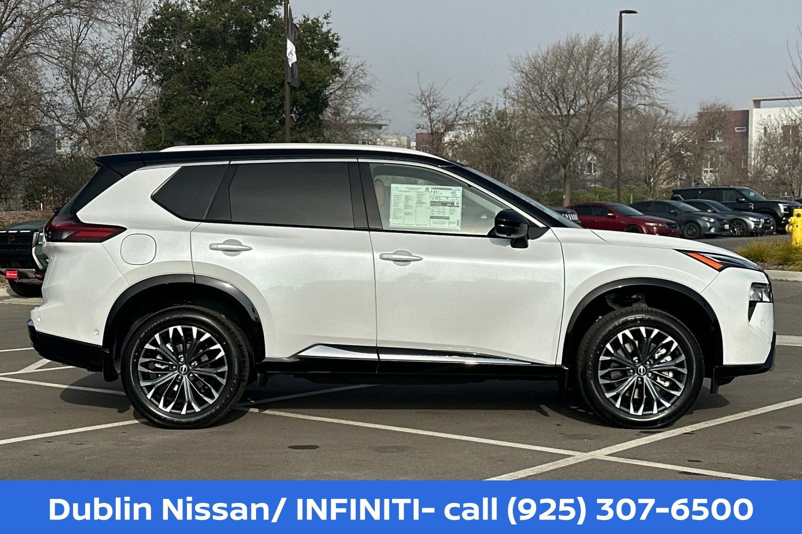 New 2026 Nissan Rogue Platinum w/ Tech Package AWD/4WD image 3