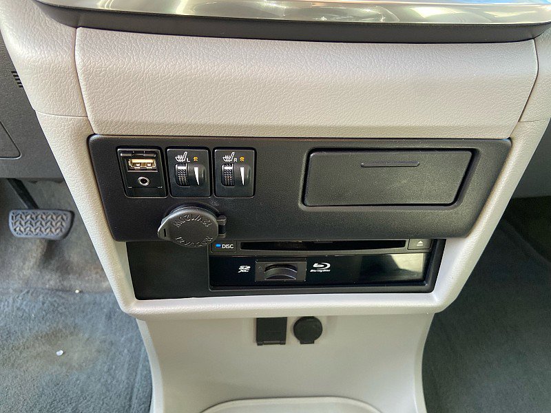 Used 2017 Toyota Sienna XLE Premium w/ Protection Package FWD image 15