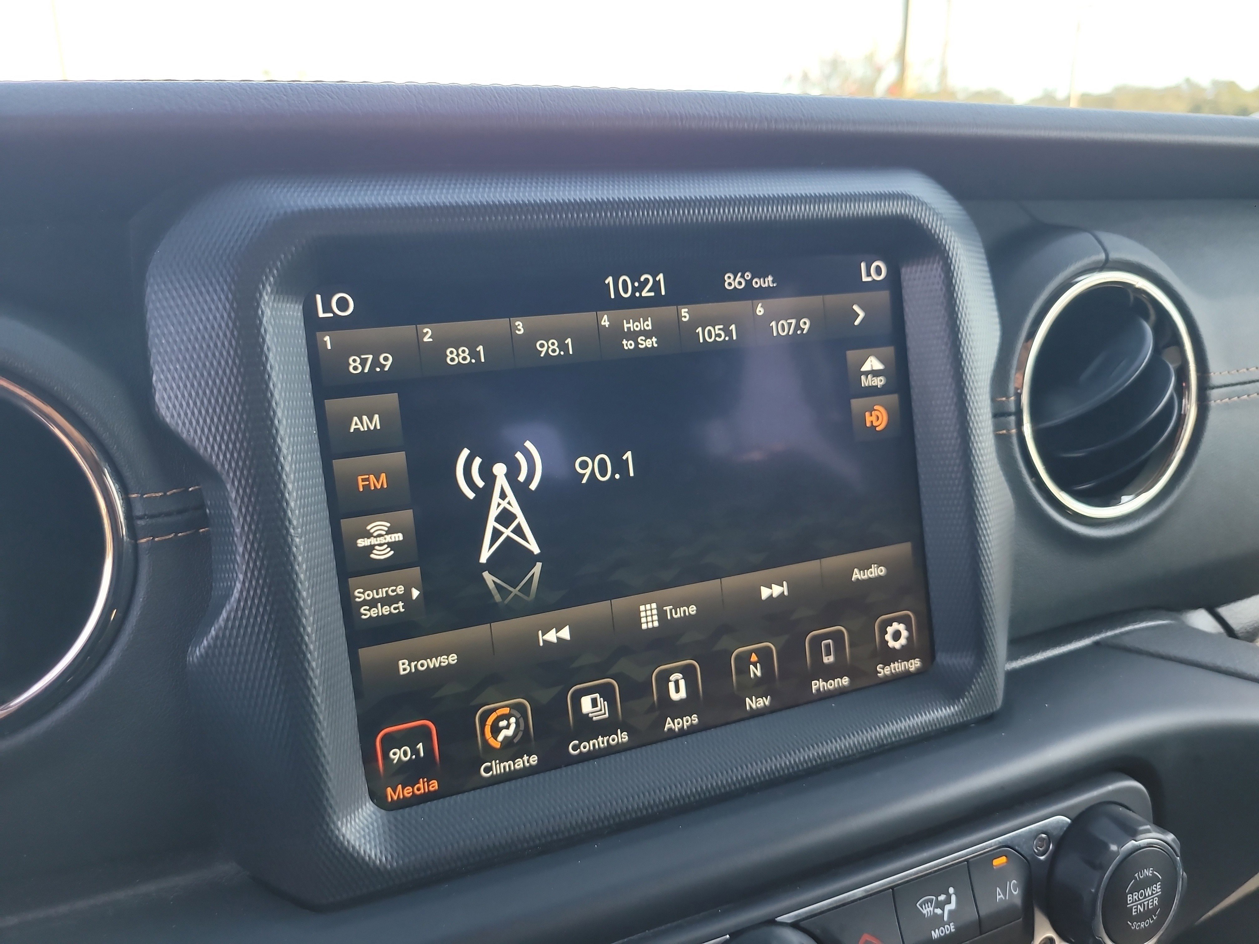 Used 2023 Jeep Gladiator Overland image 19