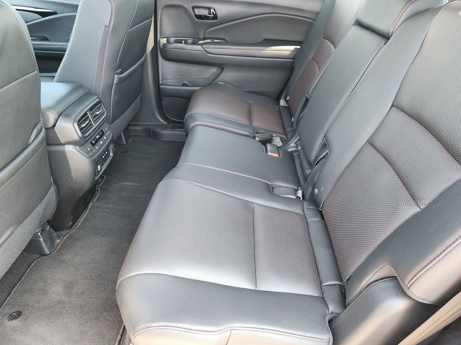 Used 2024 Honda Passport Black Edition image 33