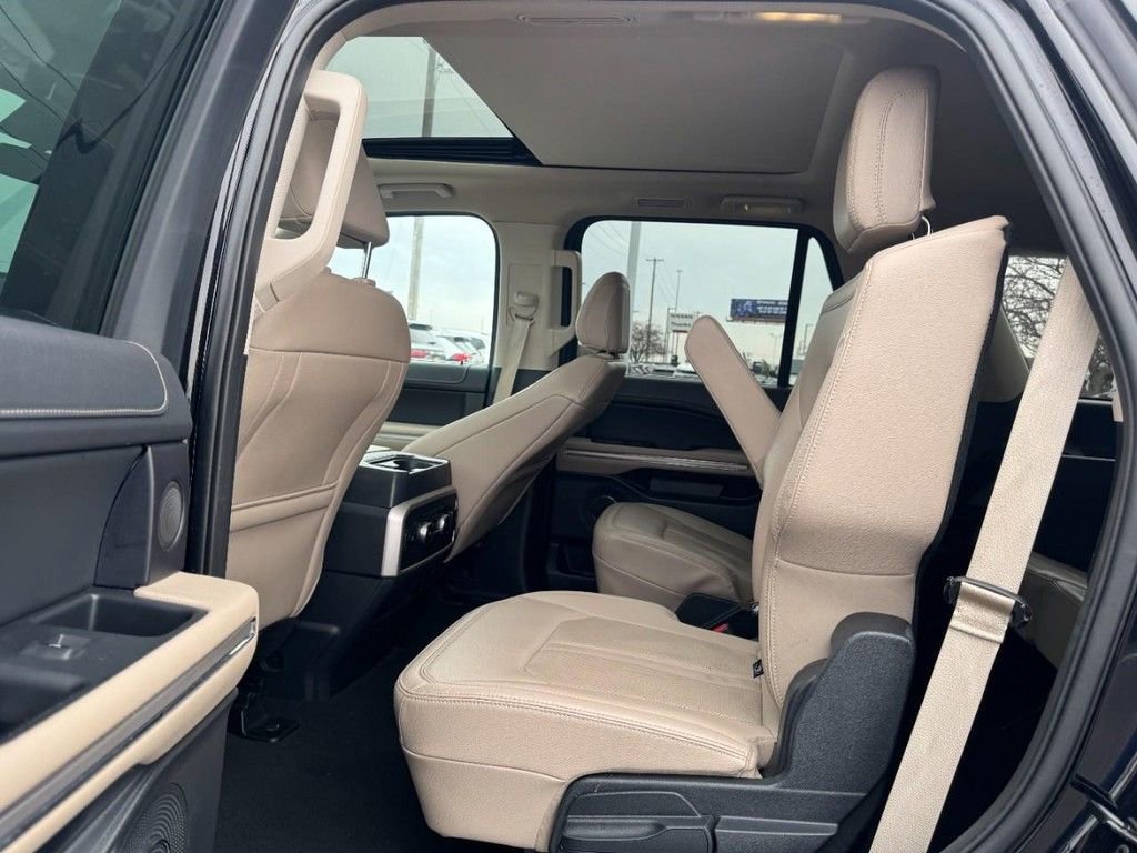 Used 2024 Ford Expedition Limited AWD/4WD image 10