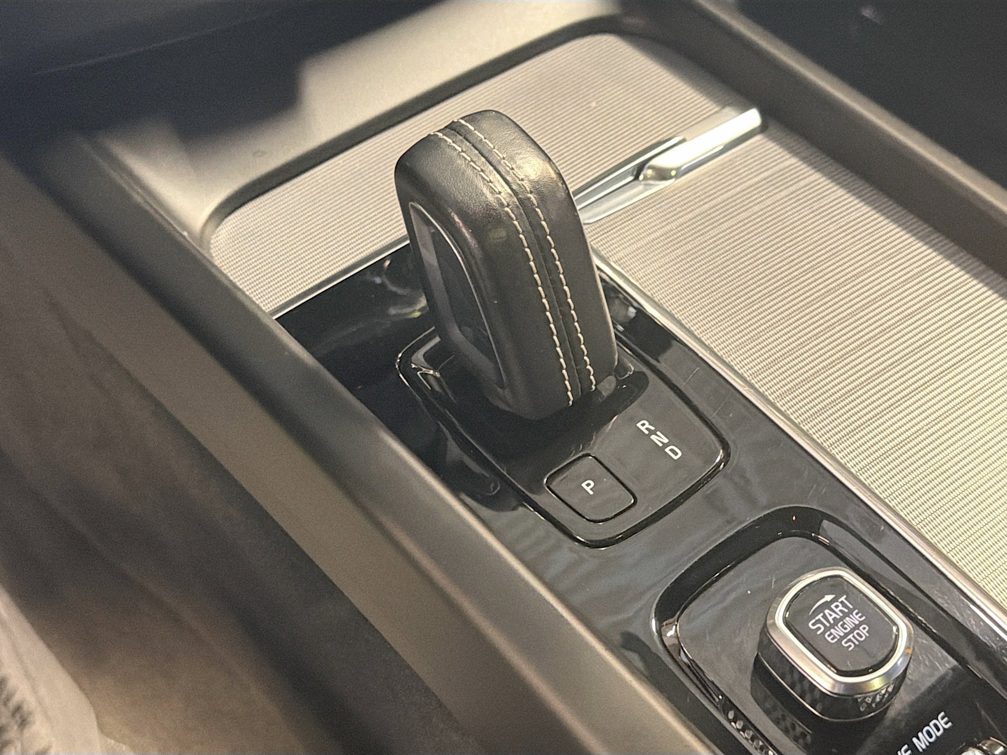 Used 2020 Volvo XC60 T8 Polestar image 25