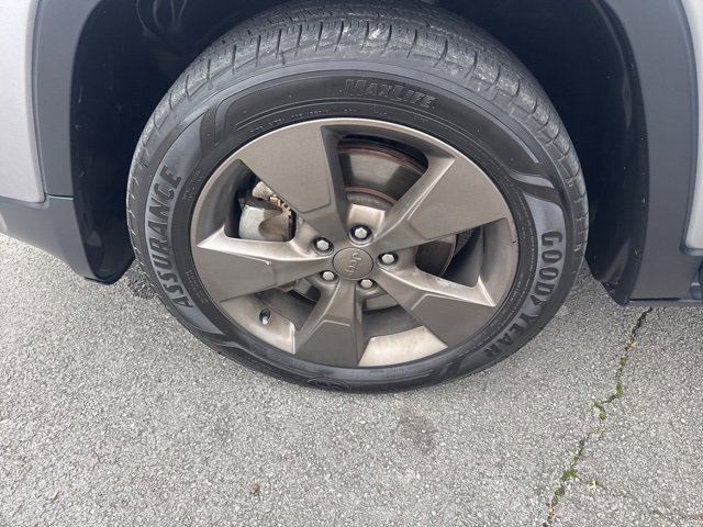 Used 2016 Jeep Cherokee 75th Anniversary image 16