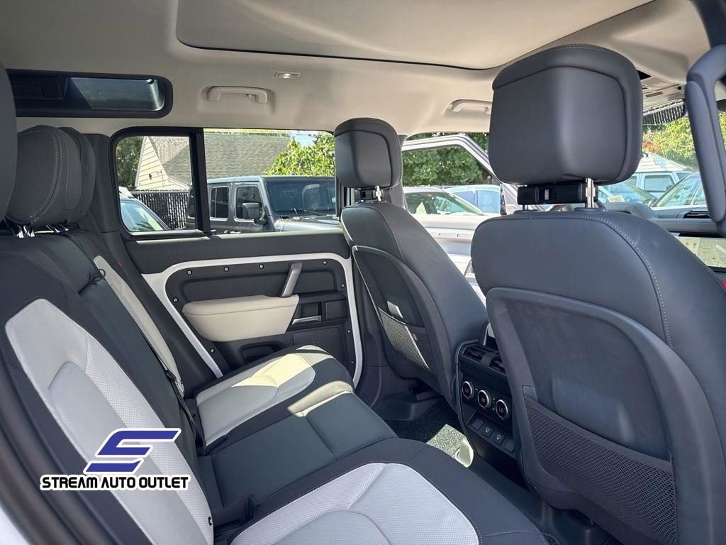 Used 2024 Land Rover Defender 110 X-Dynamic SE image 37