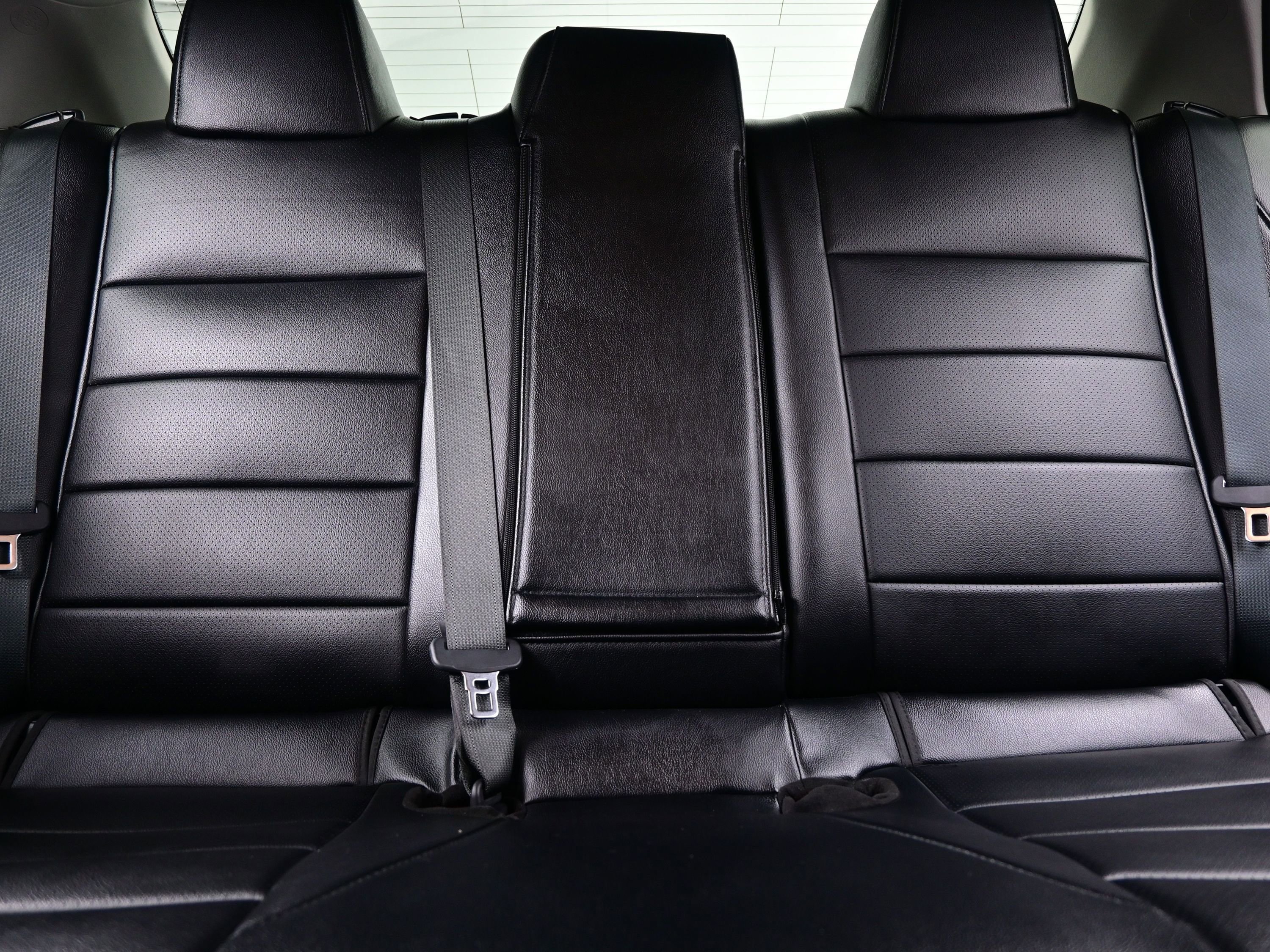 Used 2025 Toyota Camry LE w/ Convenience Package image 16