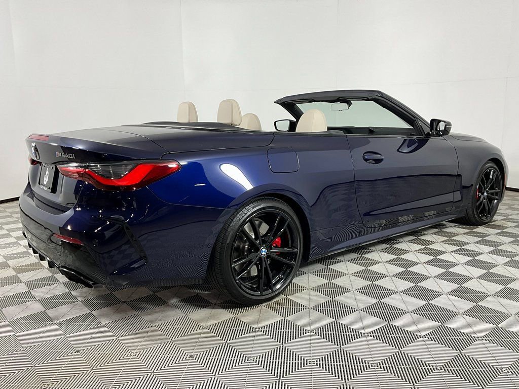 Used 2024 BMW M440i Convertible w/ Premium Package image 5