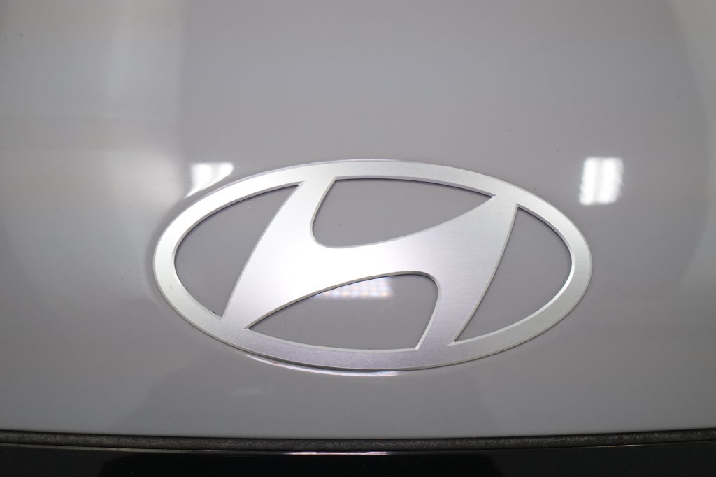 New 2026 Hyundai Kona Limited FWD image 10