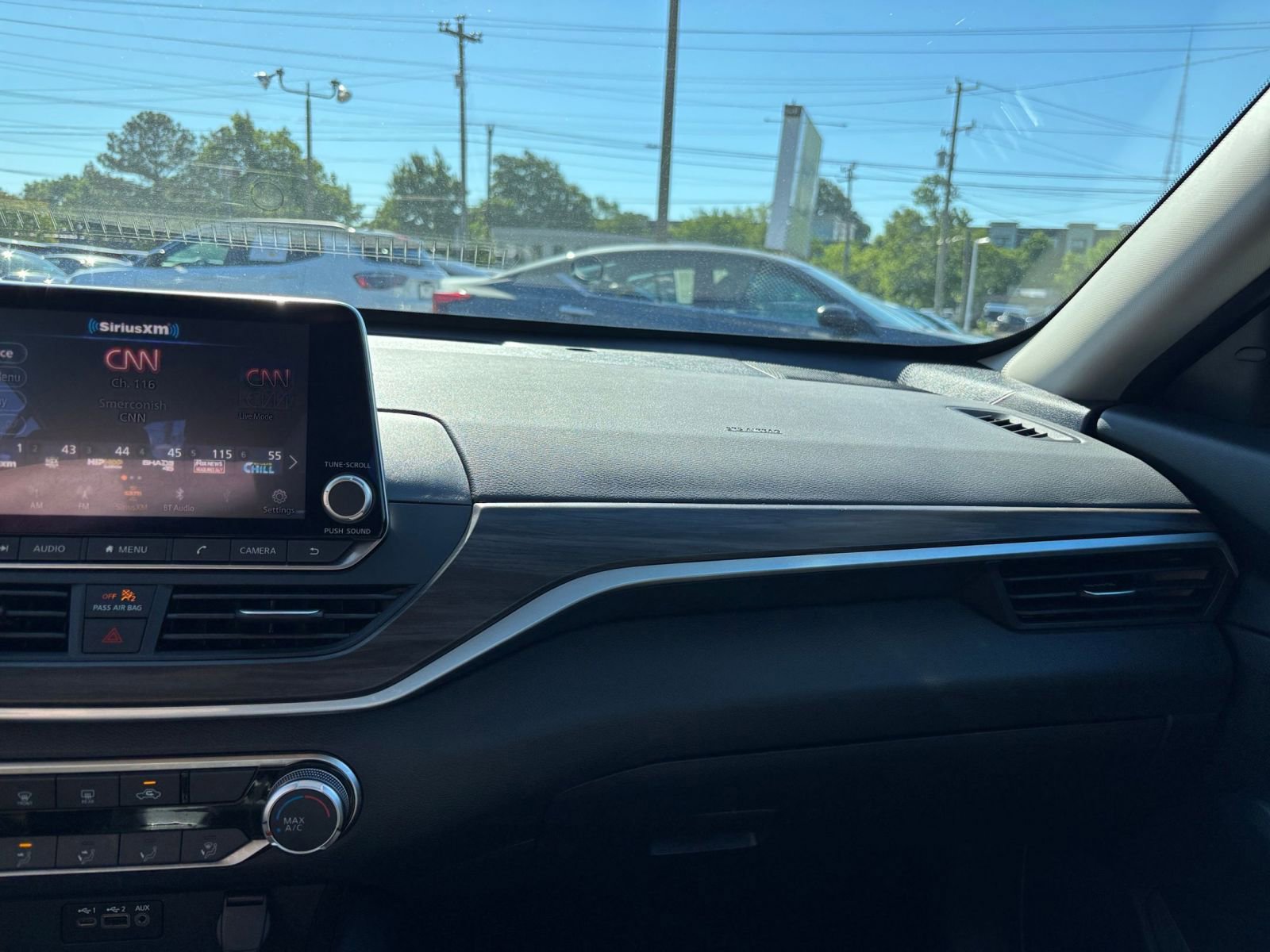 Used 2025 Nissan Altima 2.5 SV FWD image 35