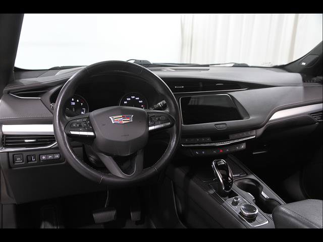 Certified 2022 Cadillac XT4 Premium Luxury w/ Technology Package AWD/4WD image 6