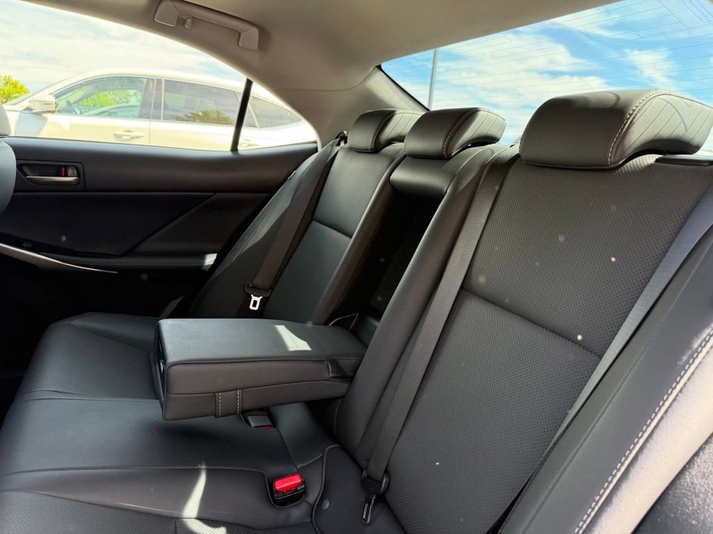 Used 2018 Lexus IS 300 AWD w/ Comfort Package image 31