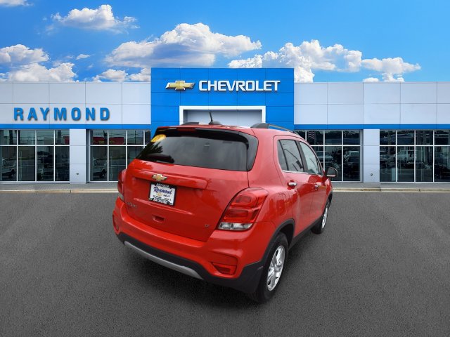 Certified 2018 Chevrolet Trax LT w/ Sun & Sound Package AWD/4WD image 4
