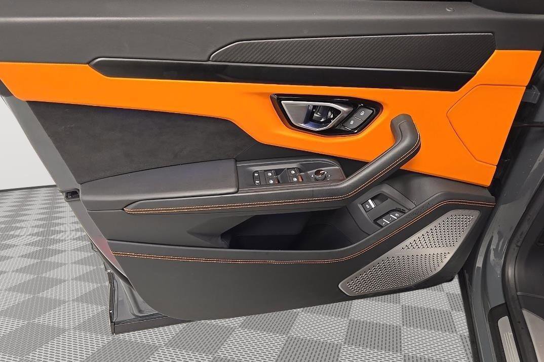Used 2023 Lamborghini Urus S AWD/4WD image 11