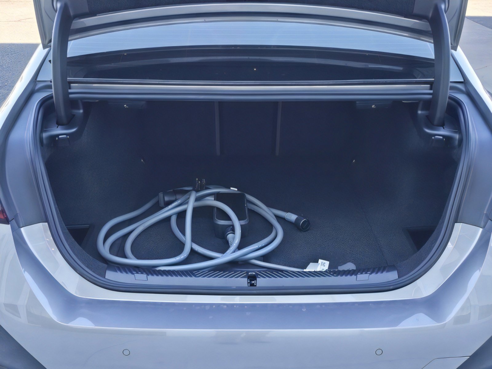 Used 2025 BMW i5 eDrive40i w/ M Sport Package image 36